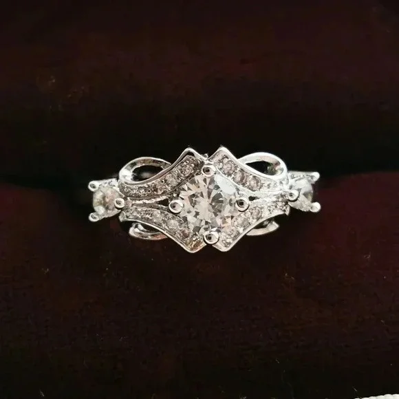 925 ring - Picture 1 of 4